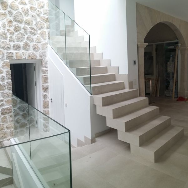 Escalera en piedra caliza, Mallorca